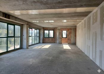 Parcheggio - Capannone Via Barca
 
48, Loreto - foto 2