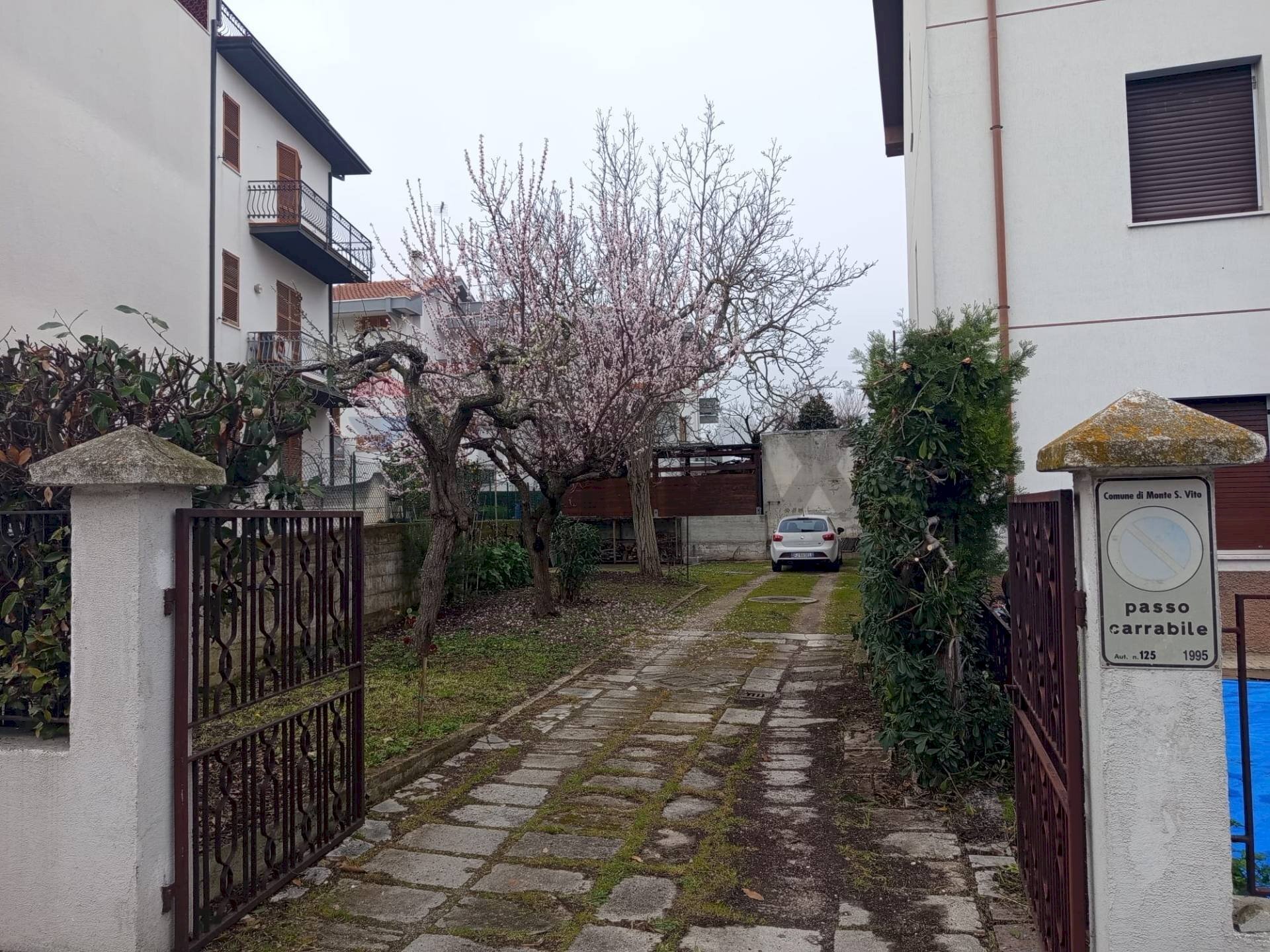 Edificio all\'aperto - Trilocale Bologna
 
20, Monte San Vito - foto 3