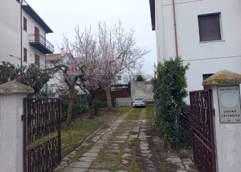 Giardino - Trilocale Bologna
 
20, Monte San Vito - foto 4