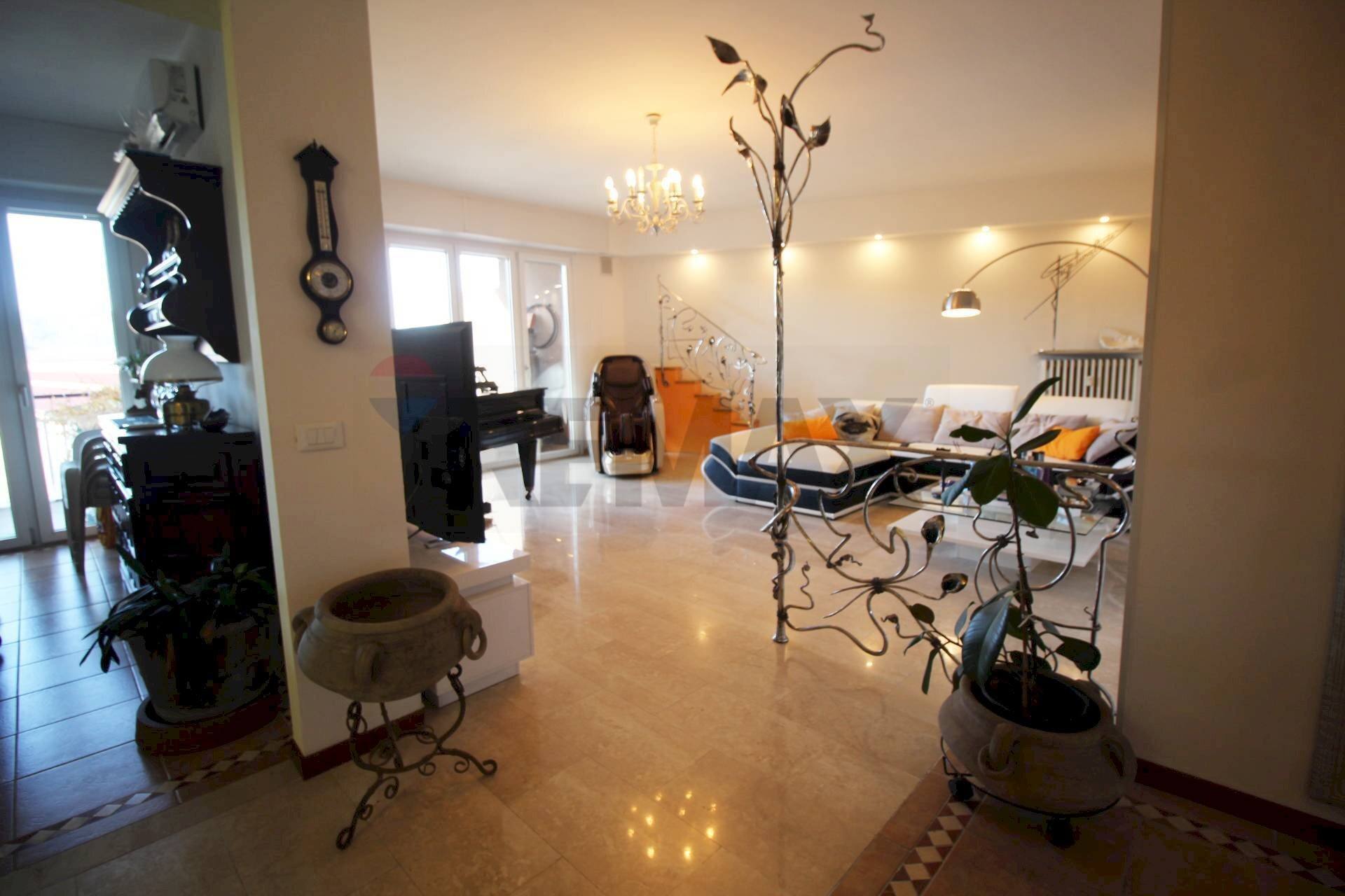 Soggiorno - Four-room apartment VIA PETOS
 
48, Ponteranica - photo 2