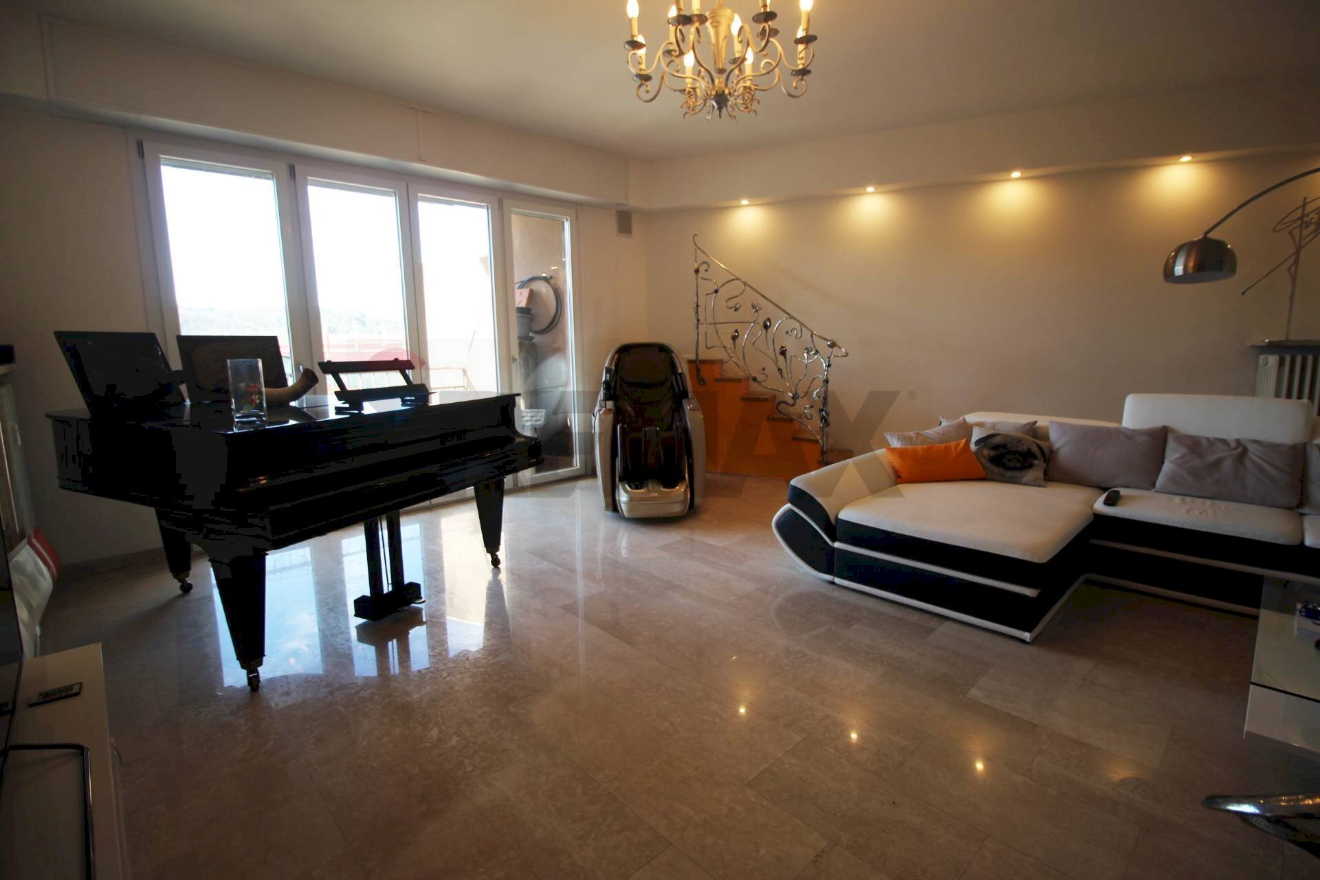 Soggiorno - Four-room apartment VIA PETOS
 
48, Ponteranica - photo 3