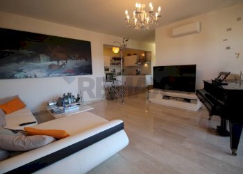 Soggiorno - Four-room apartment VIA PETOS
 
48, Ponteranica - photo 1