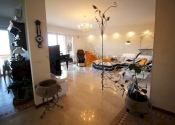 Soggiorno - Four-room apartment VIA PETOS
 
48, Ponteranica - photo 2