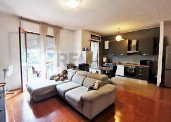 Sala da pranzo - Three-room apartment Via Vittorio Veneto
 
1445, Presezzo - photo 1