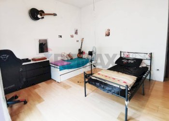 Camera / camera da letto - Three-room apartment Via Vittorio Veneto
 
1445, Presezzo - photo 11