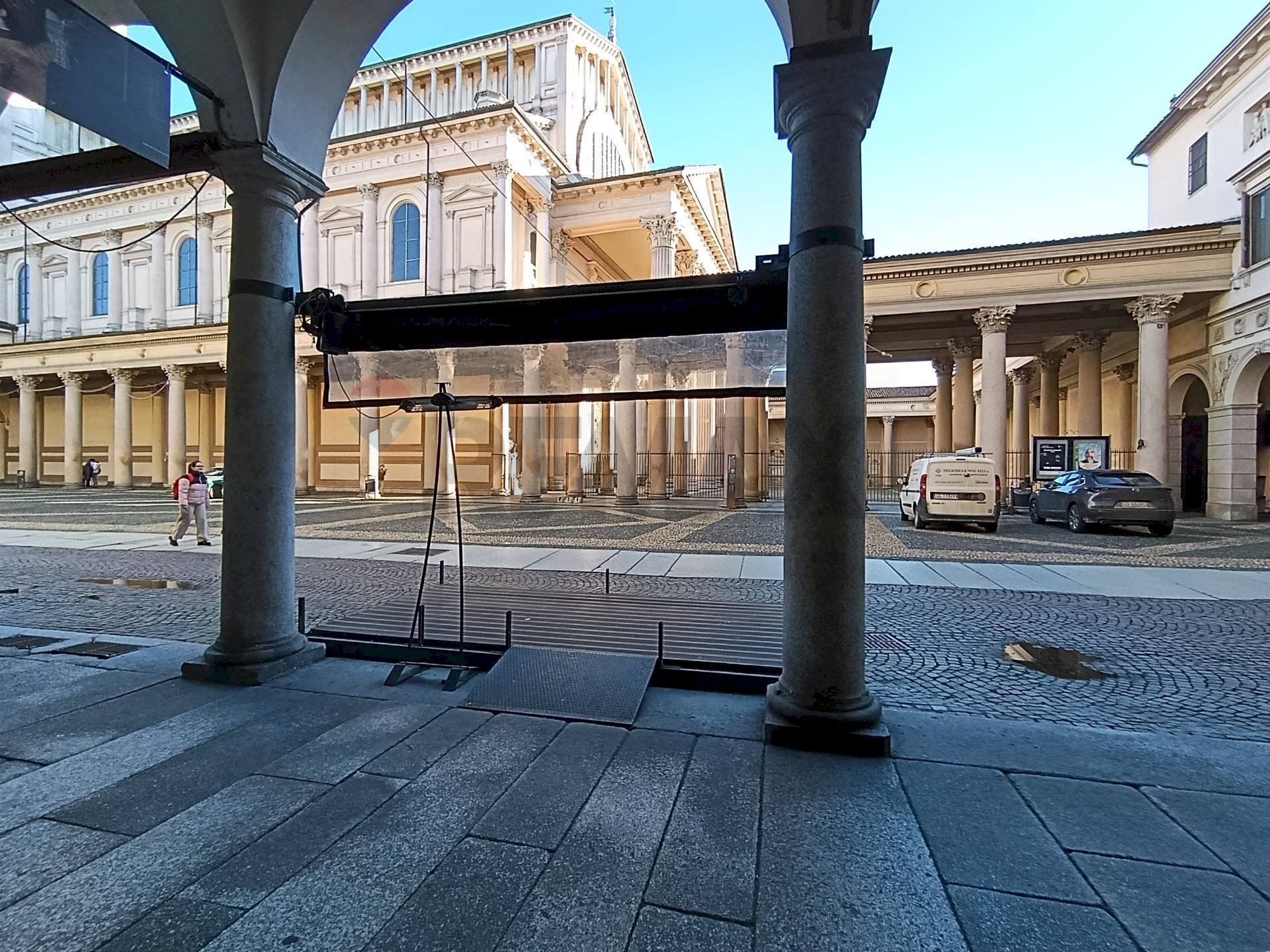 Edificio all\'aperto - Locale Commerciale VIA FRATELLI ROSSELLI
20/D, Novara - foto 2