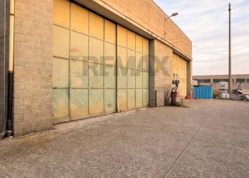 Edificio all\'aperto - Capannone via novara
238, Romagnano Sesia - foto 1