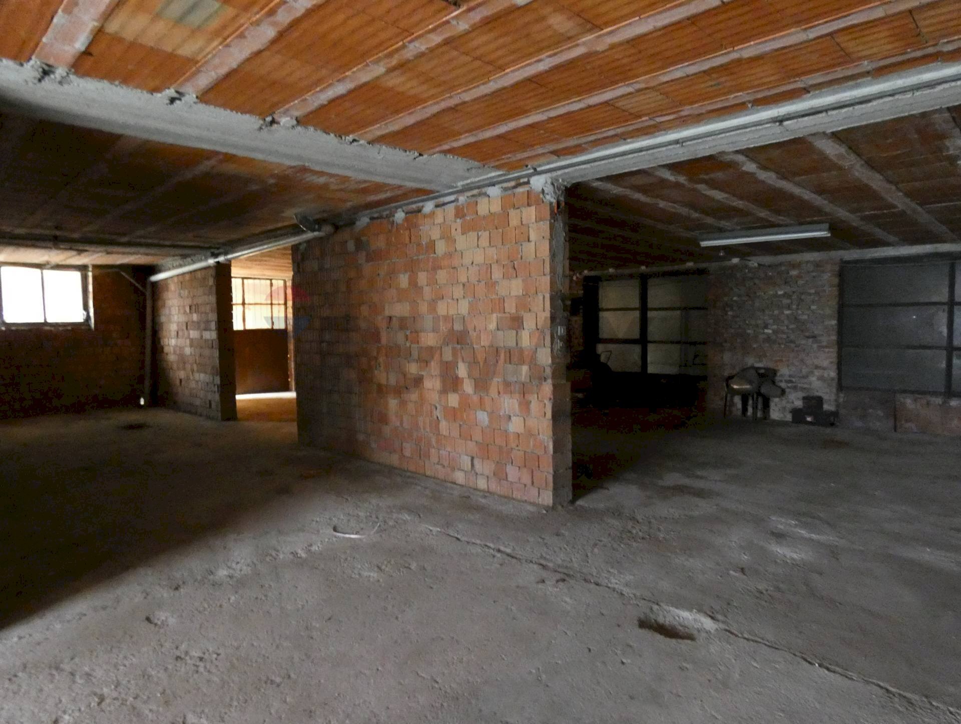 Parcheggio - Villa via fermi
 
59, Cava Manara - photo 3