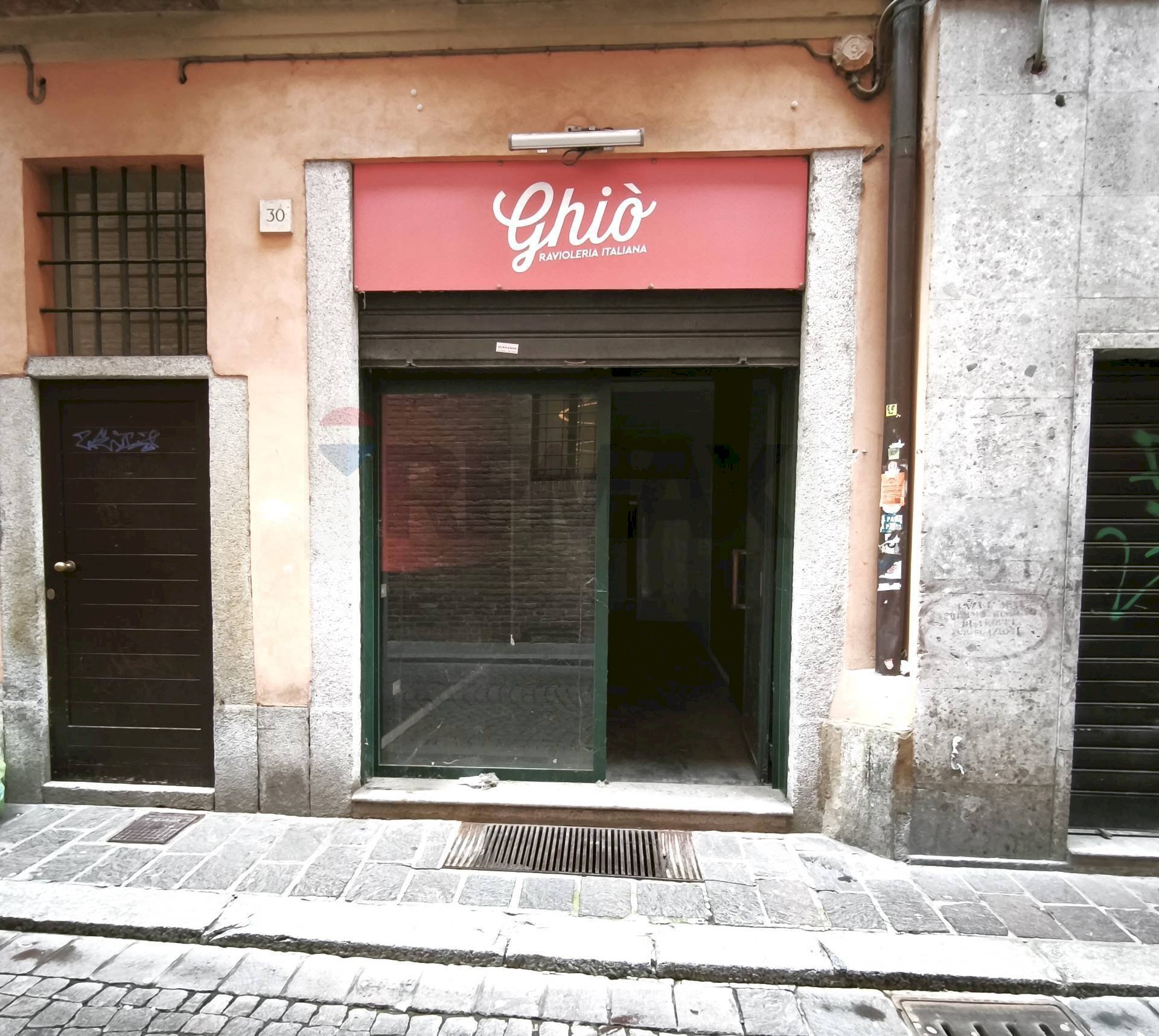 Edificio all\'aperto - Shop Beccaria, Pavia - photo 1