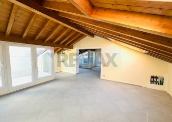 Stanza vuota - Four-room apartment Pavia - photo 3