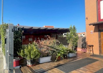 Terrazza - Attività Commerciale Via Dell'Industria, San Genesio ed Uniti - foto 1