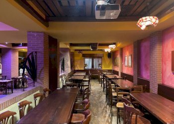 Sala da pranzo - Attività Commerciale Via Dell'Industria, San Genesio ed Uniti - foto 8