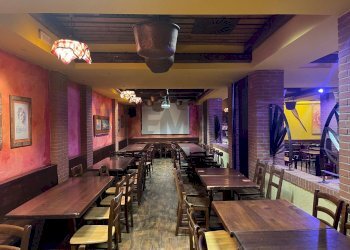 Sala da pranzo - Attività Commerciale Via Dell'Industria, San Genesio ed Uniti - foto 9