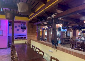 Sala da pranzo - Attività Commerciale Via Dell'Industria, San Genesio ed Uniti - foto 10