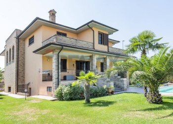 Casa all\'aperto - Villa Via Grazia Deledda
 
40, Ceranova - foto 1