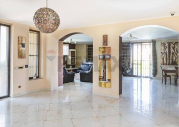 Soggiorno - Villa Via Grazia Deledda
 
40, Ceranova - foto 19