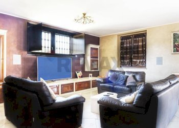 Soggiorno - Villa Via Grazia Deledda
 
40, Ceranova - foto 21