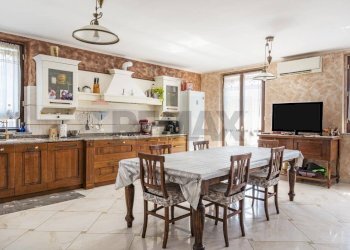 Cucina - Villa Via Grazia Deledda
 
40, Ceranova - foto 25