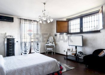 Camera / camera da letto - Villa Via Grazia Deledda
 
40, Ceranova - foto 36