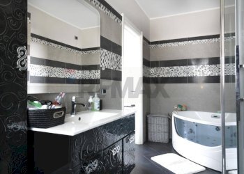 Bagno - Villa Via Grazia Deledda
 
40, Ceranova - foto 38