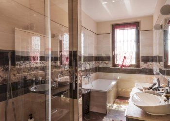 Bagno - Villa Via Grazia Deledda
 
40, Ceranova - foto 44