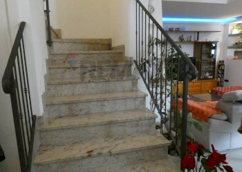 Scale - Villa VIA ROMA
 
134, San Martino Siccomario - foto 17