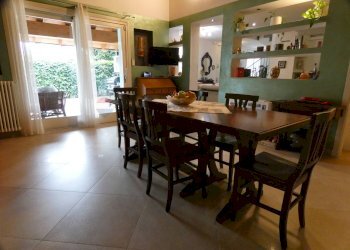 Sala da pranzo - Villa VIA ROMA
 
134, San Martino Siccomario - foto 25