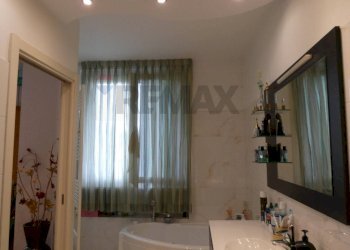 Bagno - Villa VIA ROMA
 
134, San Martino Siccomario - foto 37