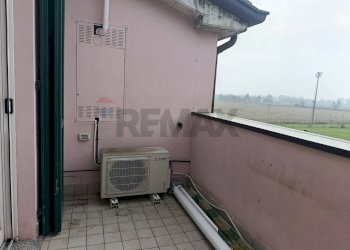 Balcone - Trilocale piazza verdi
 
4, San Martino Siccomario - foto 10