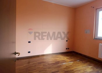 Stanza vuota - Trilocale piazza verdi
 
4, San Martino Siccomario - foto 14