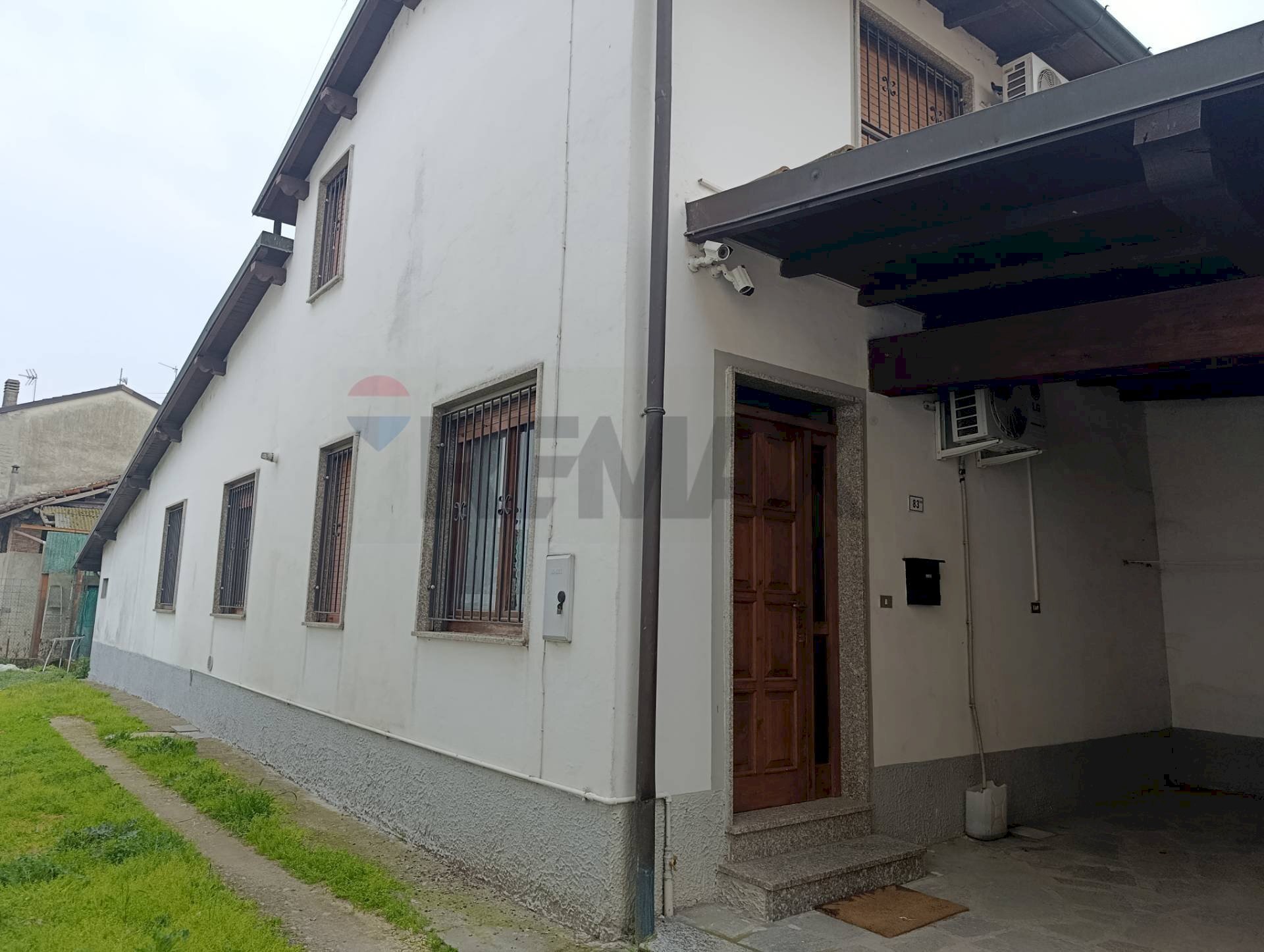 Edificio all\'aperto - Casa semi indipendente Via 20 settembre
 
83, Portalbera - foto 1