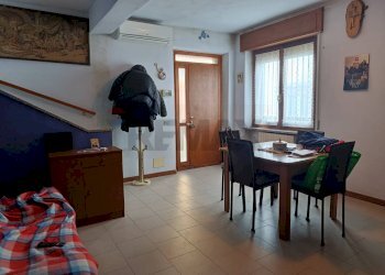 Sala da pranzo - Casa semi indipendente Via 20 settembre
 
83, Portalbera - foto 2