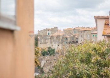 Edificio all\'aperto - Casa semi indipendente via san magno
 
148, Farnese - foto 12