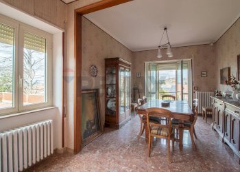 Sala da pranzo - Casa semi indipendente via san magno
 
148, Farnese - foto 15