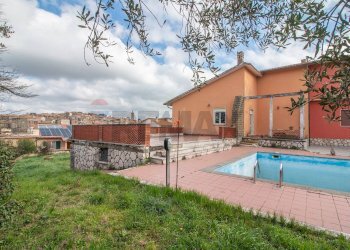 Piscina - Casa semi indipendente via san magno
 
148, Farnese - foto 21