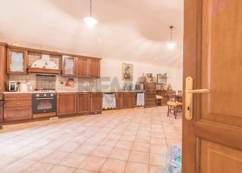 Cucina - Appartamento Via Principe Amedeo
 
130, Farnese - foto 4