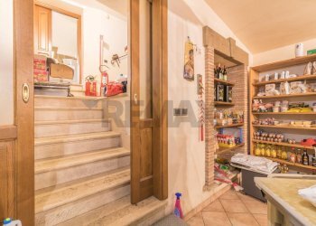 Scale - Appartamento Via Principe Amedeo
 
130, Farnese - foto 12