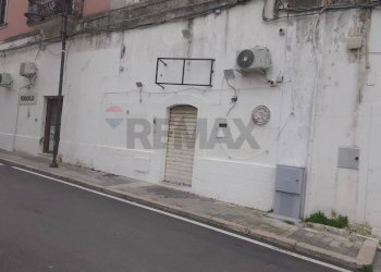 Edificio all\'aperto - Commercial Premises Corso Cesare Battisti
 
35, Vieste - photo 5