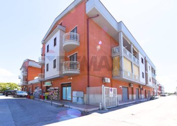 esterno - Locale Commerciale Viale Virgilio
71, Foggia - foto 6