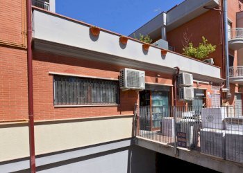 esterno - Locale Commerciale Viale Virgilio
71, Foggia - foto 9