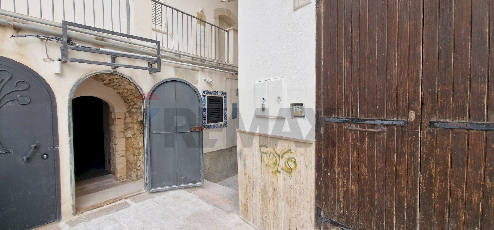 Edificio all\'aperto - Commercial Premises Piazza Vittorio Emanuele
 
16, Vieste - photo 3