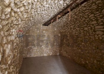 Stanza vuota - Commercial Premises Piazza Vittorio Emanuele
 
16, Vieste - photo 6