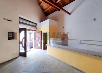 interno - Commercial Premises Vico Dei Conciatoi
 
4, Foggia - photo 2