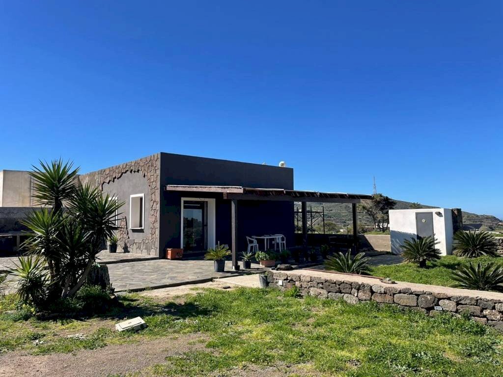 Foto 1 - Villa Via Ruchia
 
28, Pantelleria - foto 1