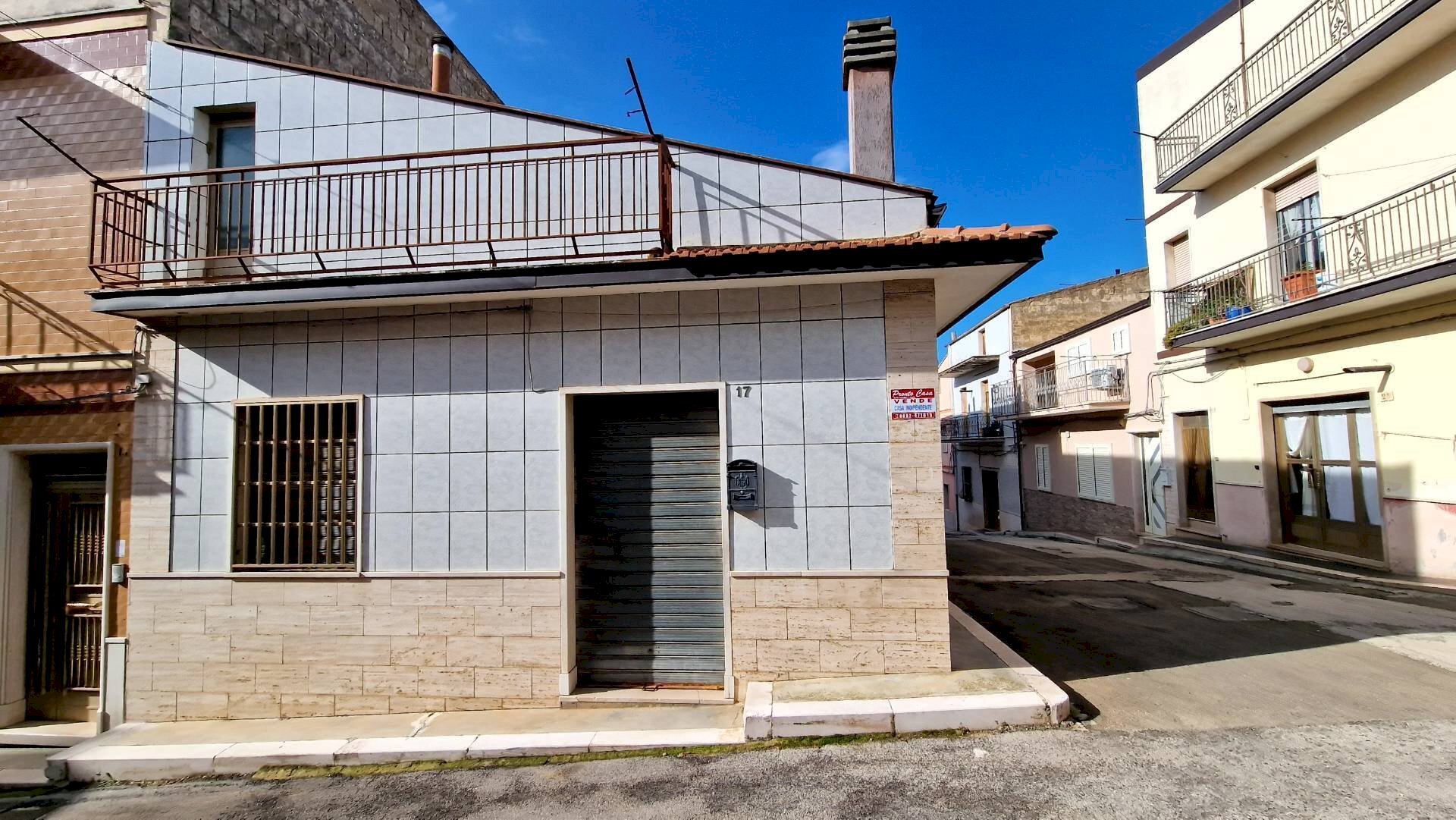 Foto 3 - Trilocale Via PROPERZIO
 
17, San Nicandro Garganico - foto 3