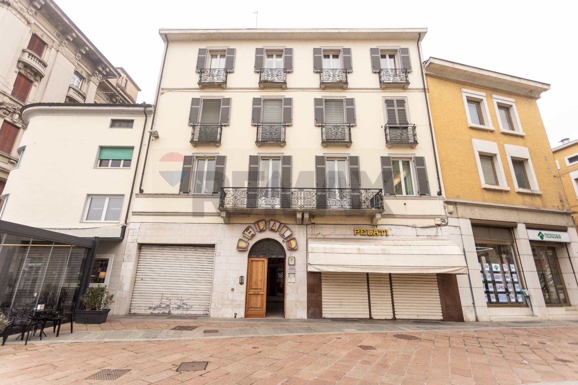 Edificio all\'aperto - Shop LARGO ROMA
 
1, Salsomaggiore Terme - photo 1