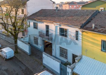 Casa all\'aperto - Locale Commerciale Via Piero Bessone
11, Piacenza - foto 1