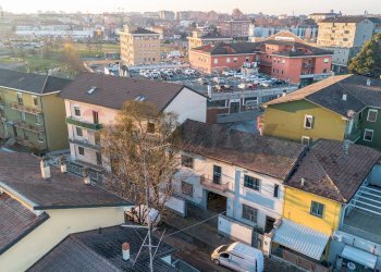 Edificio all\'aperto - Locale Commerciale Via Piero Bessone
11, Piacenza - foto 4