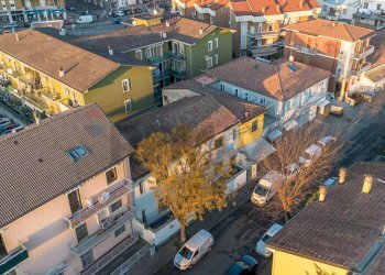 Edificio all\'aperto - Locale Commerciale Via Piero Bessone
11, Piacenza - foto 7