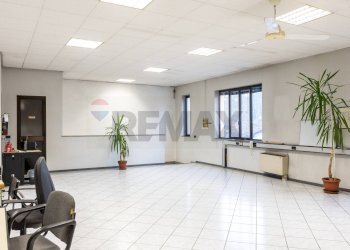 Ricezione / Lobby - Locale Commerciale Via Piero Bessone
11, Piacenza - foto 37